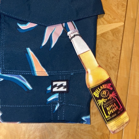 NWT!! Billabong Layback Boardshorts With Built In Bottle Opener Size Large - Picture 2 of 10